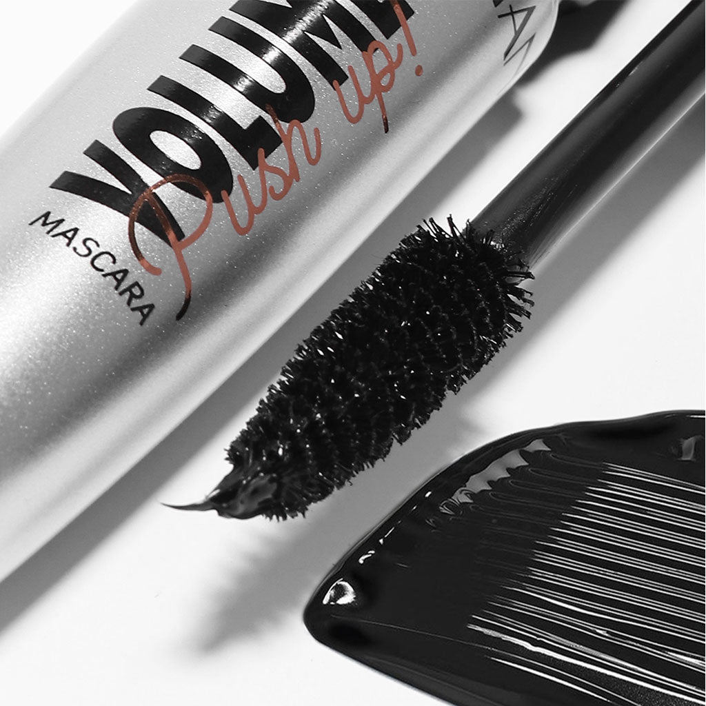 Volumizing & Curling Mascara – Long-Lasting Lift & Definition